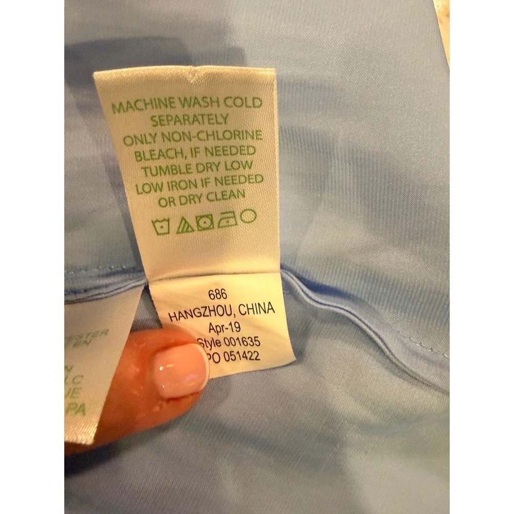 Lilly Pulitzer Light Blue Satin Puff Sleeve Blouse Gold Button Cuffs Small‎